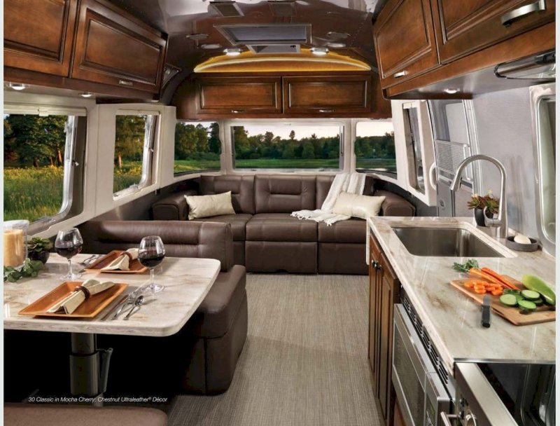 Автодом airstream