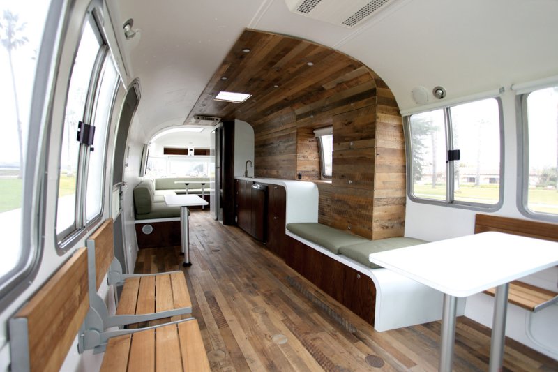 Автодом airstream