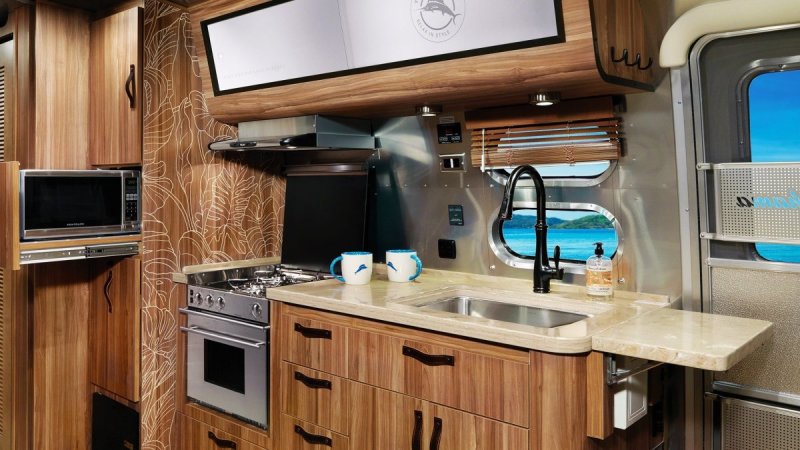 Автодом airstream