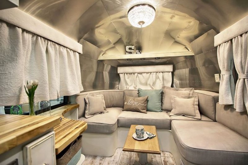 Автодом airstream