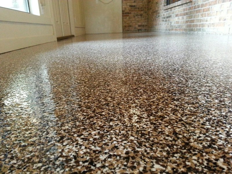Epoxy flake garage floor