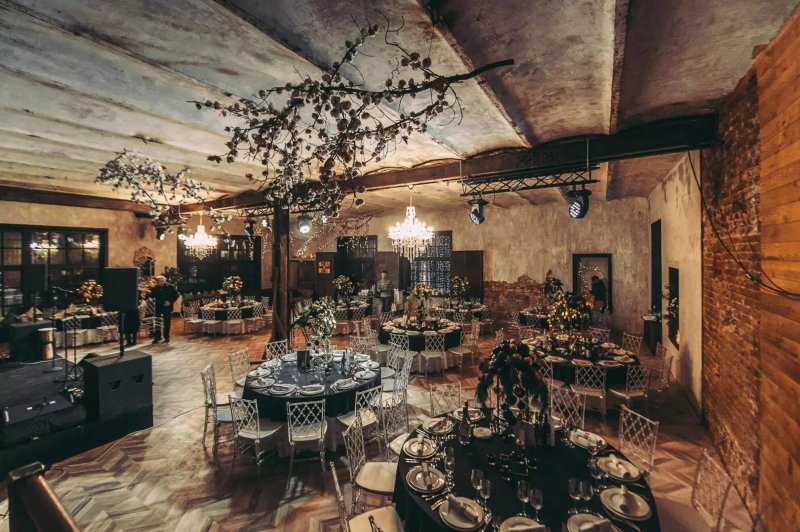 Зал backyard loft hall