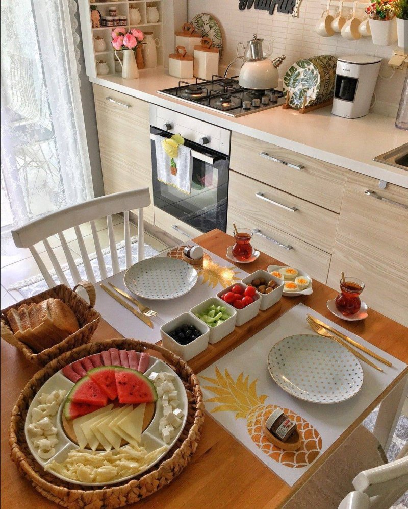Небольшая уютная кухня