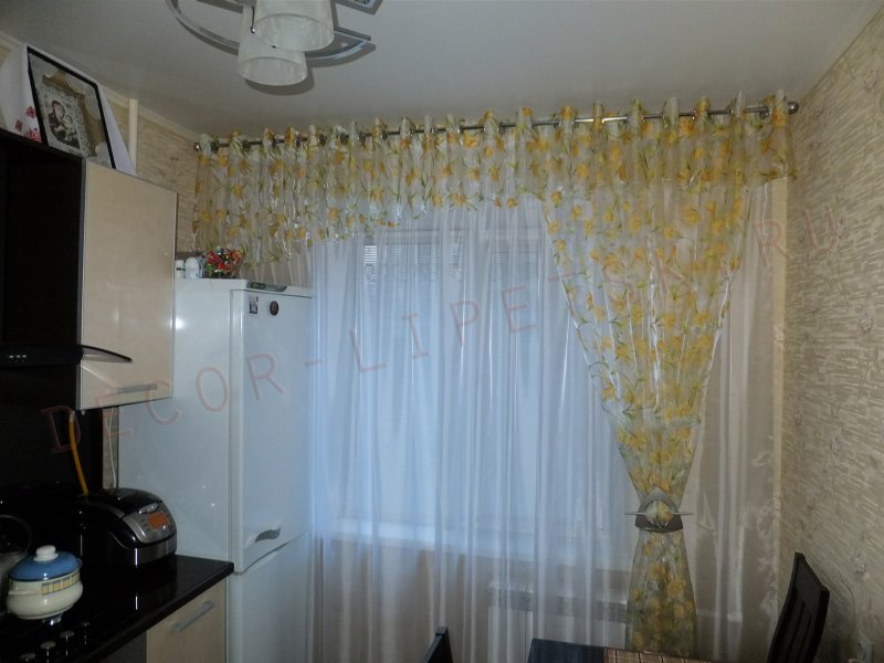 Шторы на кухню длинные