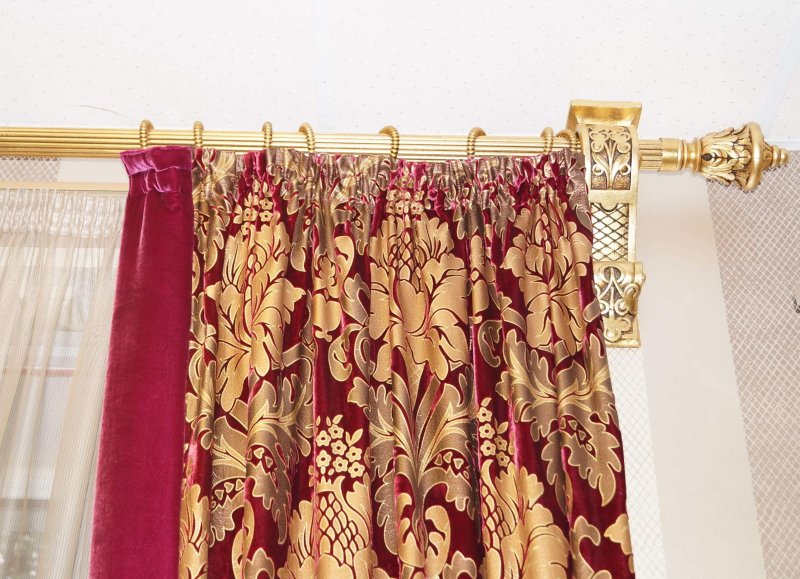 Шторы и карнизы