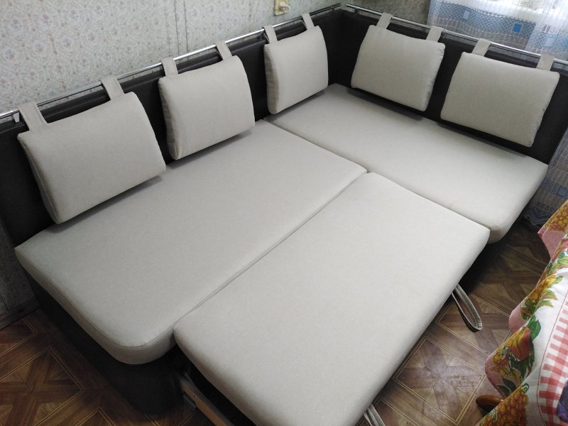 Уголок кухонный со спальным местом