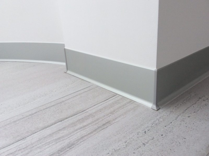 Плинтус profilpas metal line 60