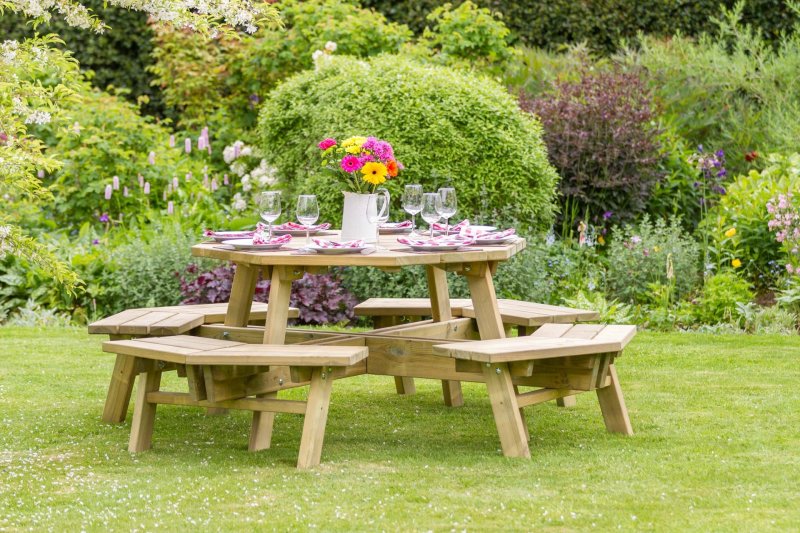 Picnic table