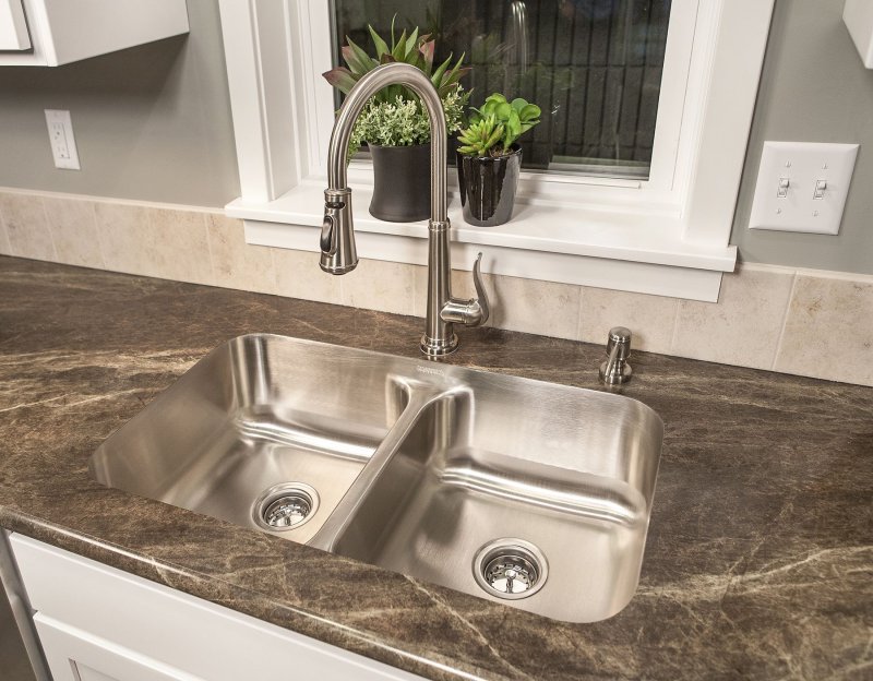Undermount sink