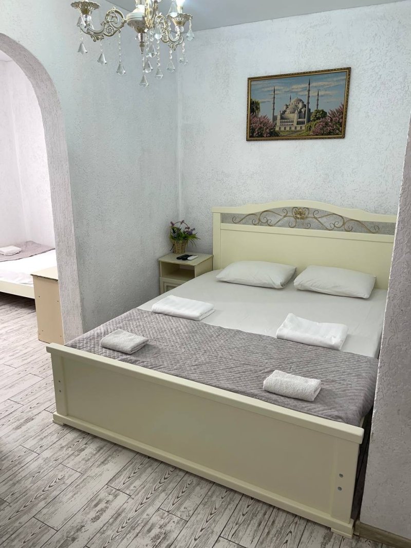 Кровать с матрасом