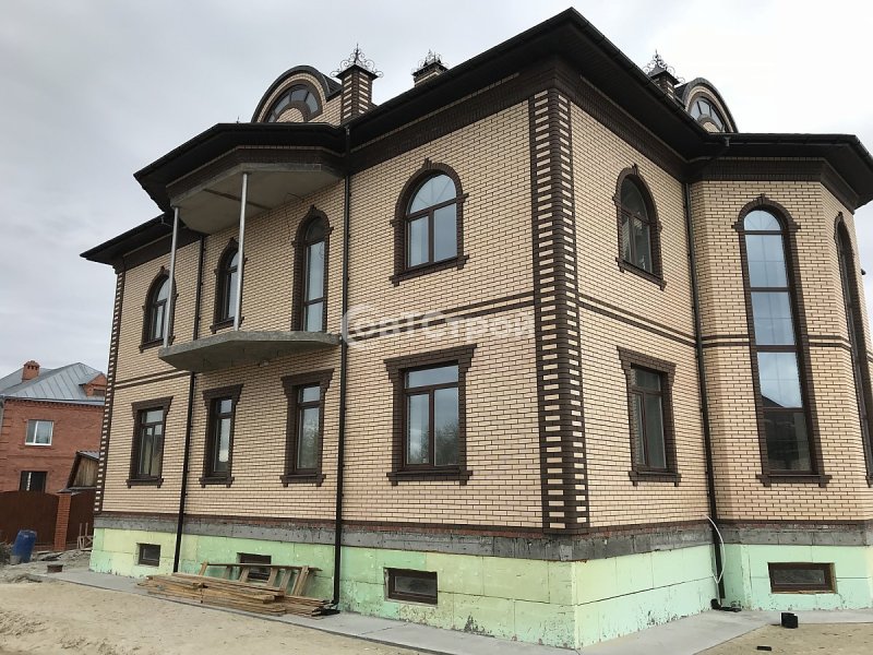 Дом из кирпича слоновая кость