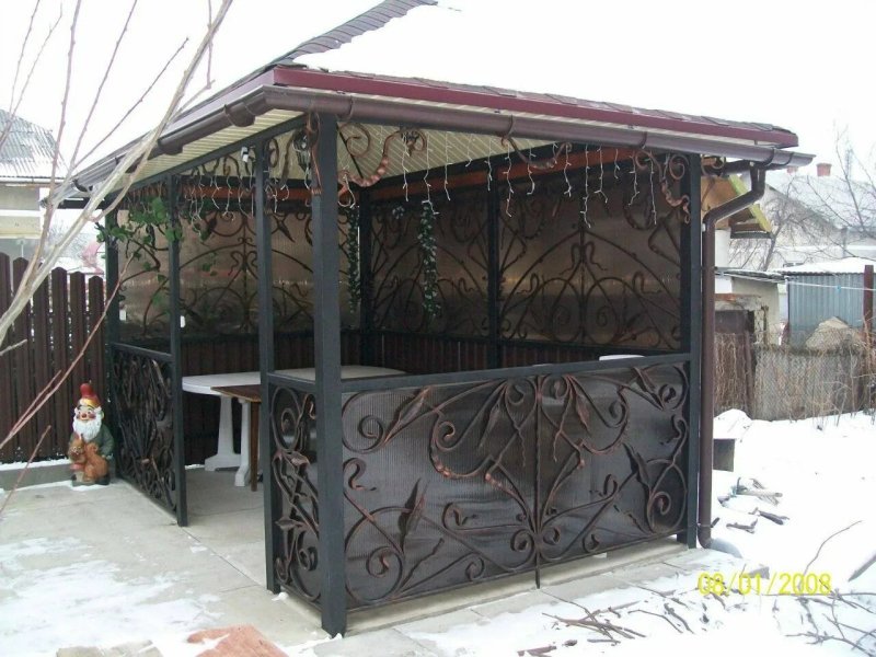 Кованая беседка