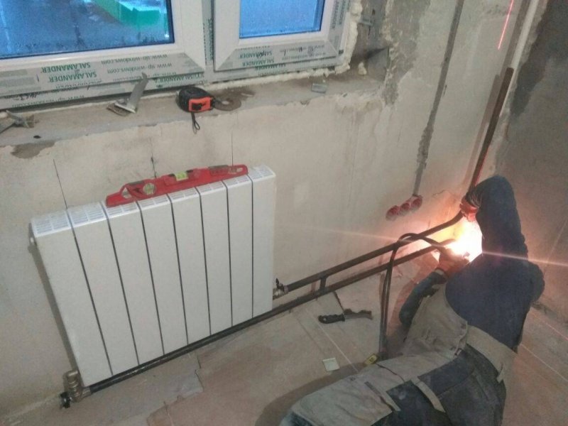 Замена радиатора отопления в квартире