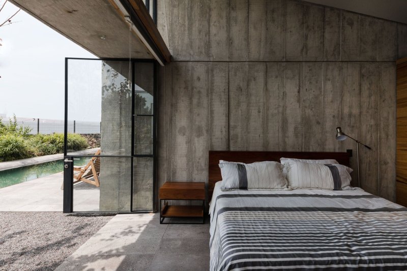 Concrete house by luciano kruk