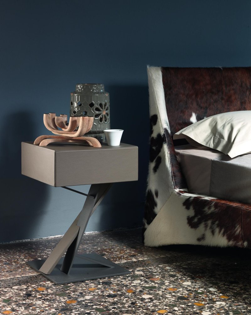 Cattelan italia тумбочка
