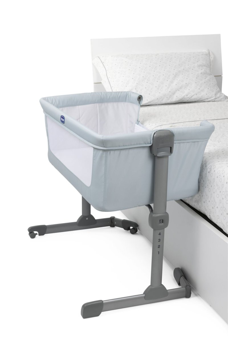 Приставная кроватка chicco next2me