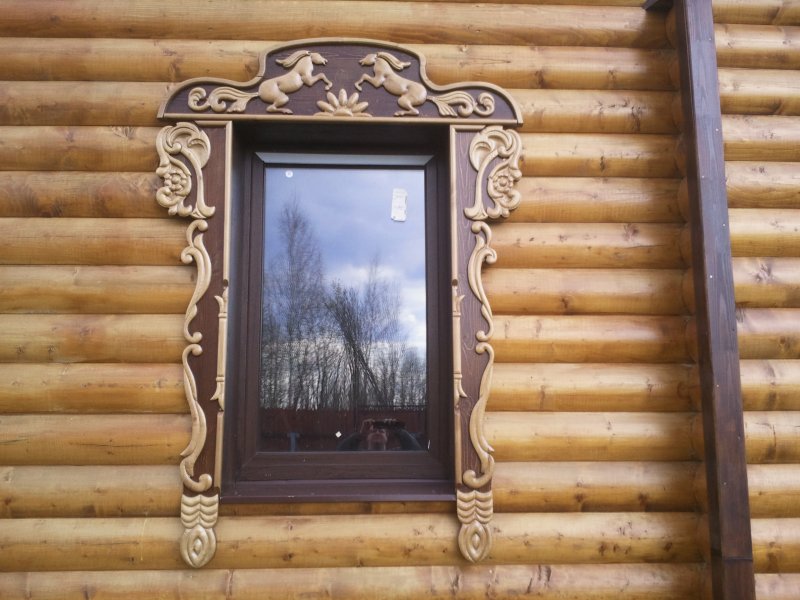 Резной наличник из дерева
