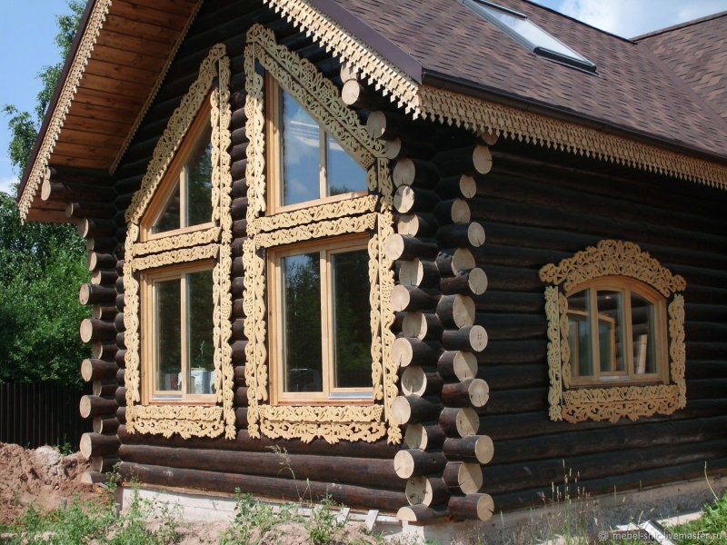 Окна в доме из бревна
