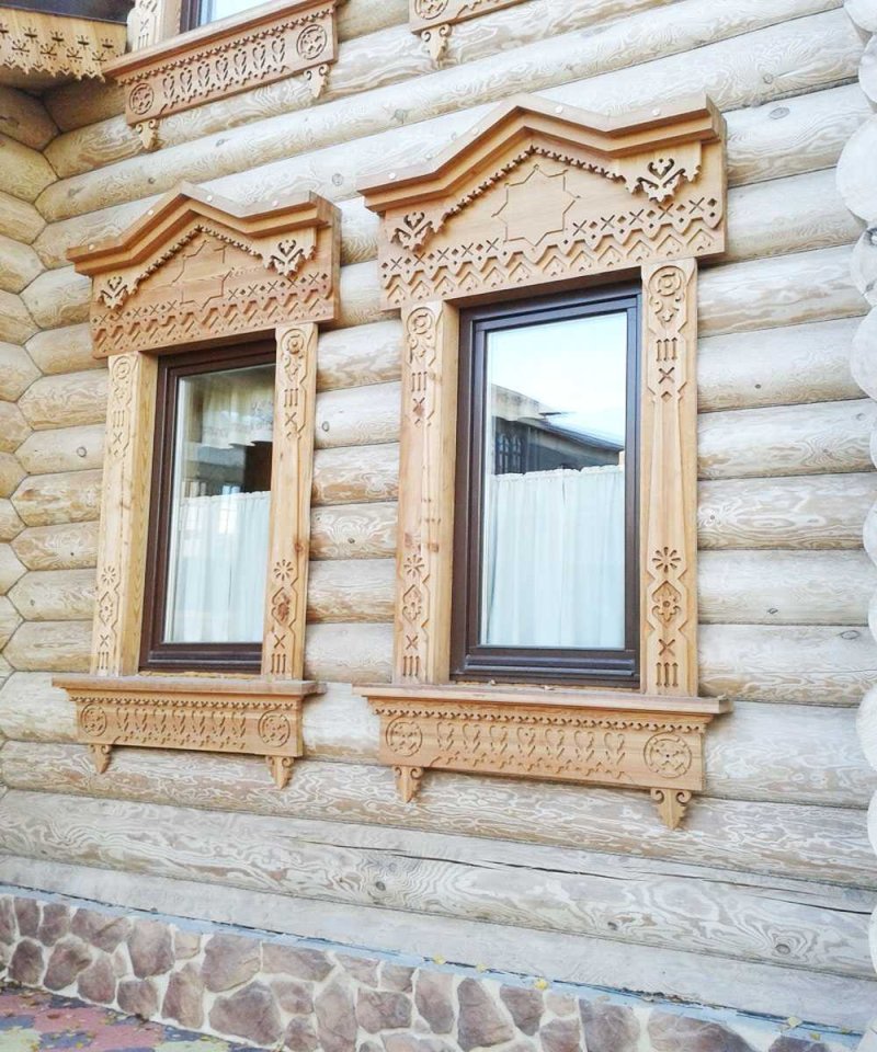 Деревянный наличник на окна