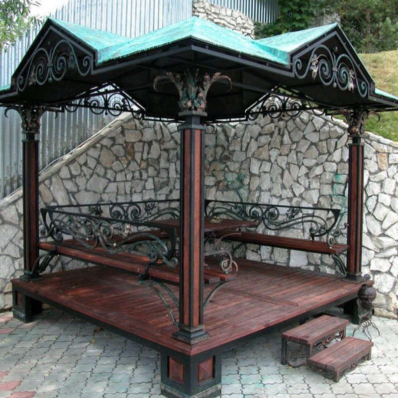 Кованая беседка