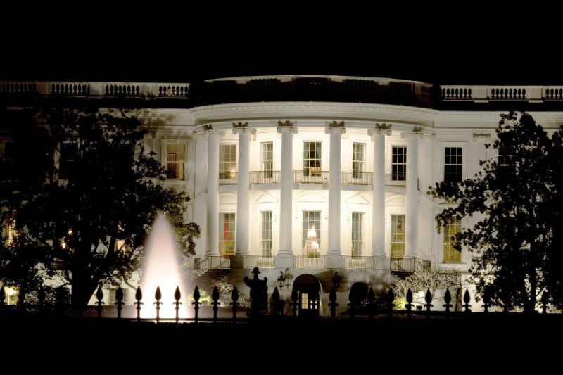 The white house at night