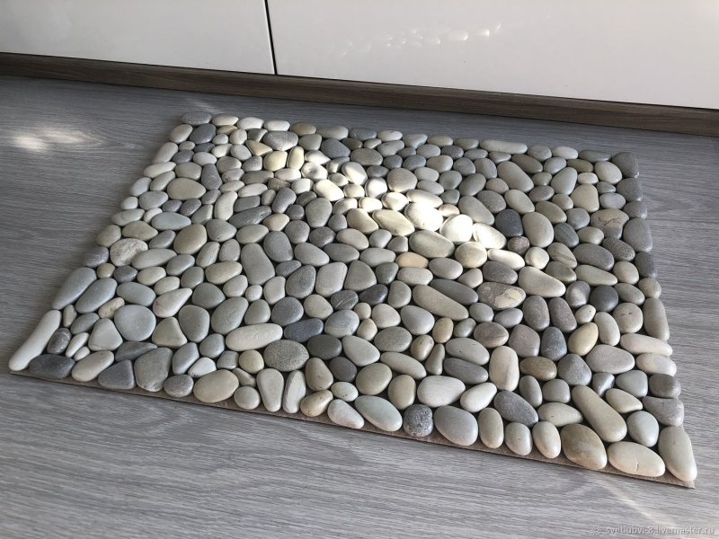 Коврик из камней