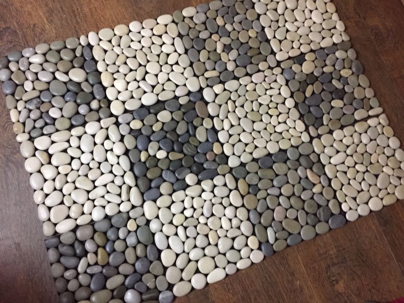 Коврик из камней