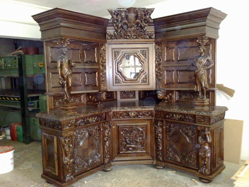 Антикварная мебель