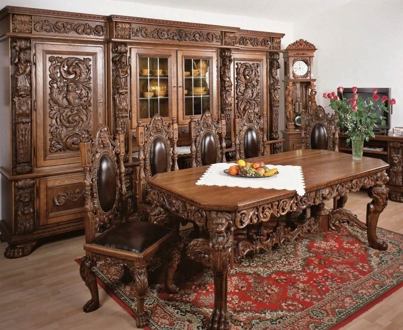 Красивая резная мебель