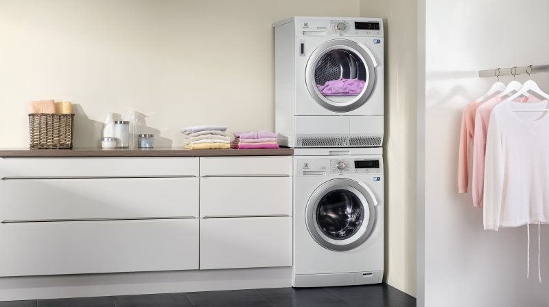 Стиральная и сушильная машина в колонну electrolux