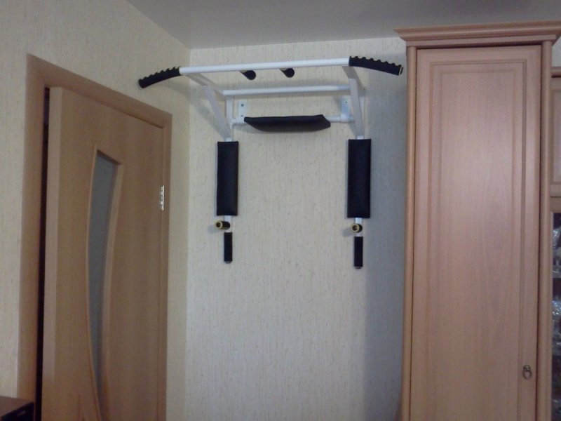 Турник в квартире