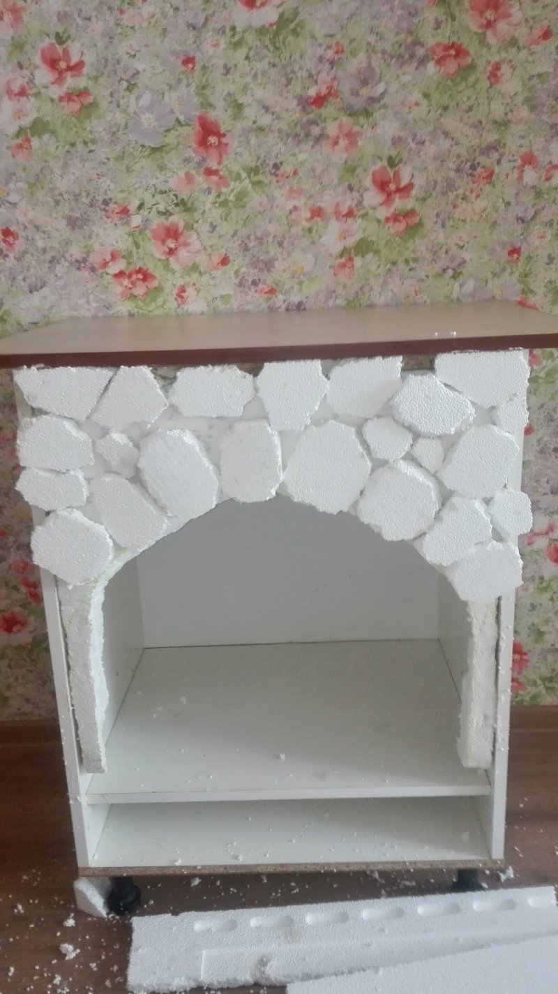 Камин из коробок
