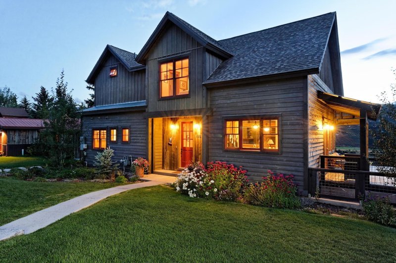 Modern farmhouse