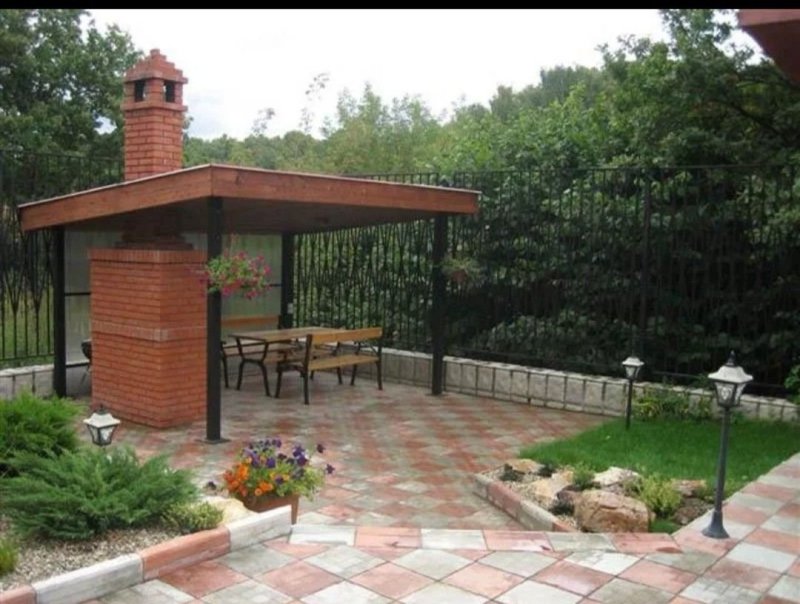 Кирпичные беседки с перголой
