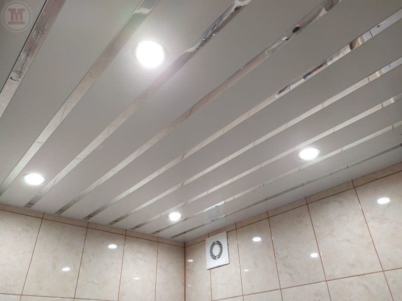 Потолок из алюминиевых панелей
