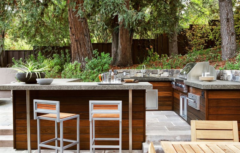 Outdoor kitchen