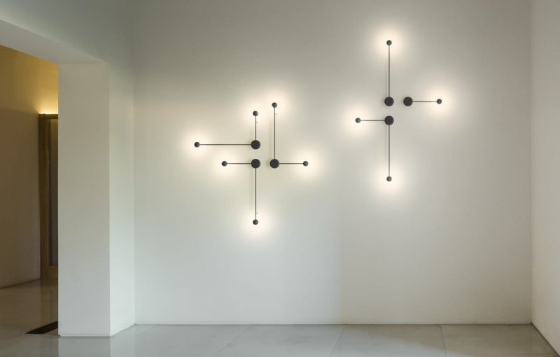Бра vibia pin wall