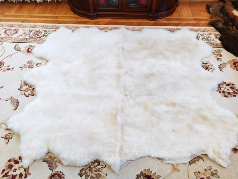 Коврик из овечьей шкуры
