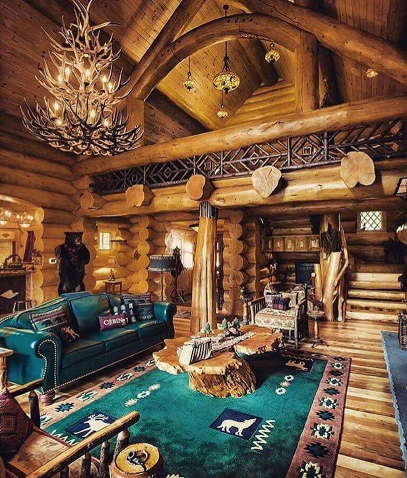 Интерьер дома из сруба