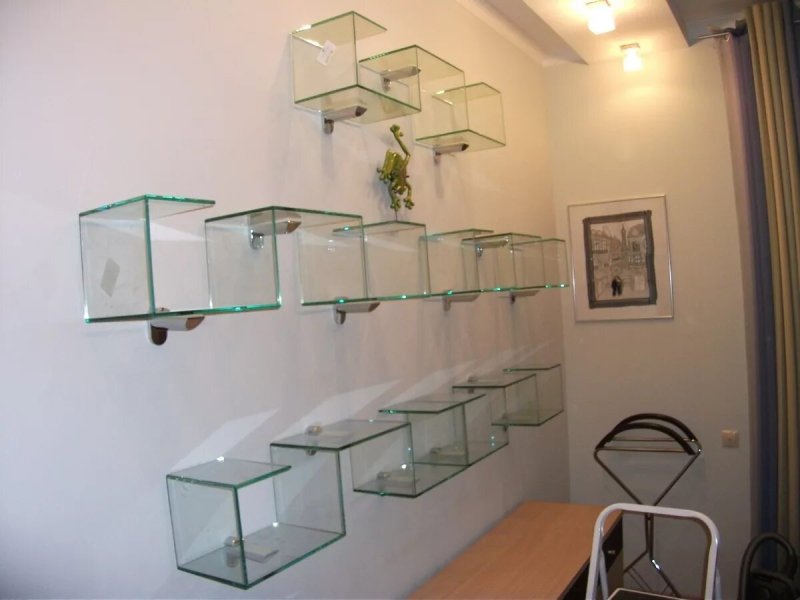 Полки из стекла