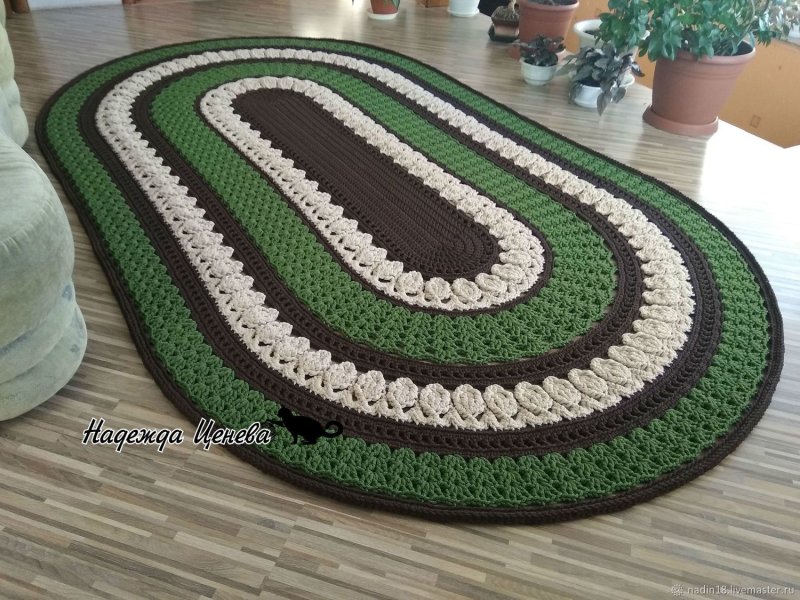 Коврик крючком овальный