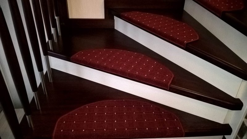 Ковролинтвые накладки на ступени