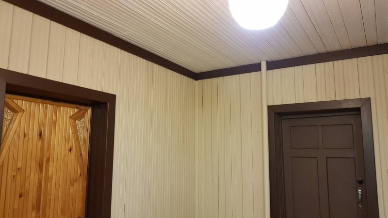 Отделка стен панелями мдф в деревянном доме