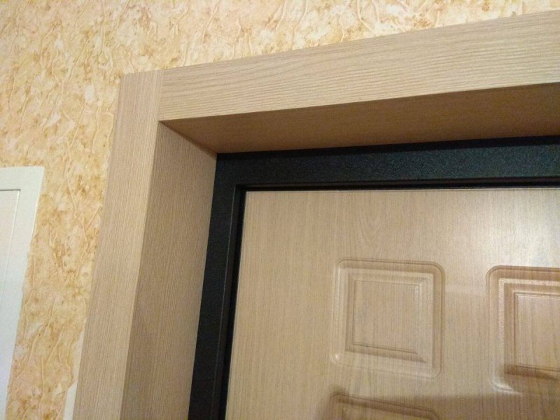 Откос на входной двери