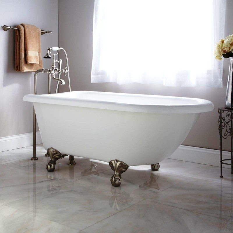 Clawfoot bathtub