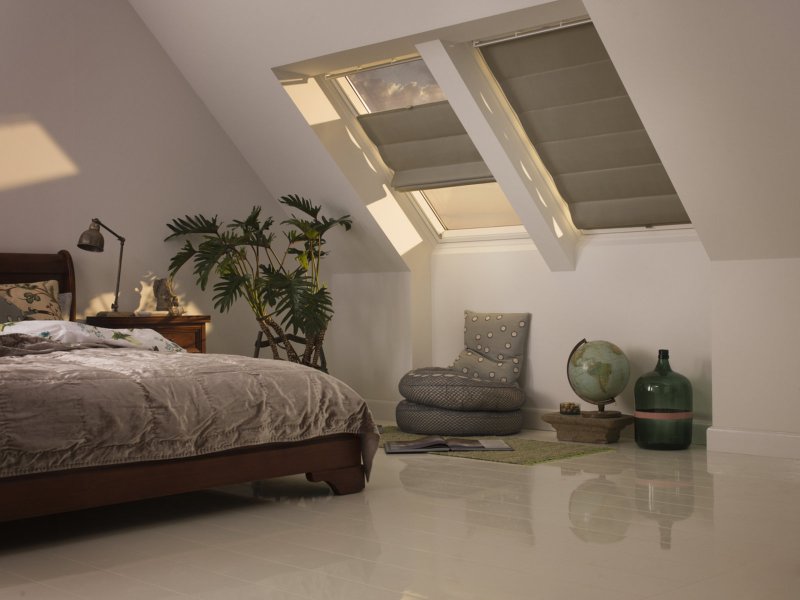 Римские шторы на мансардные velux