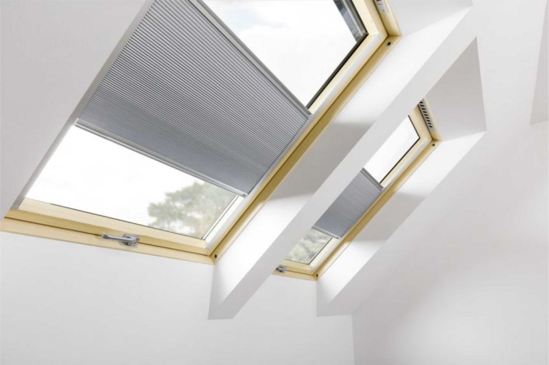 Штора для мансардных окон velux