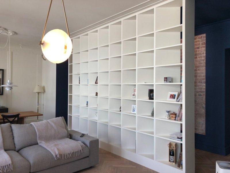 Книжные стеллажи в интерьере