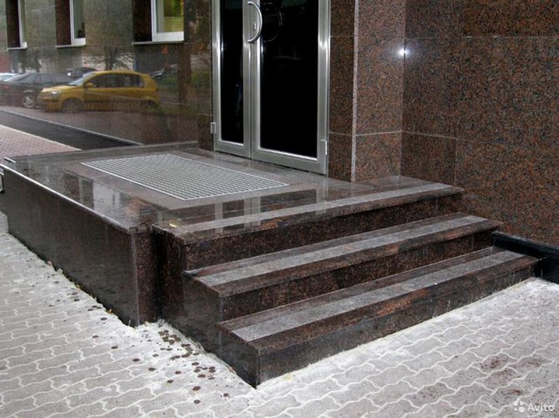 Ступени из гранита