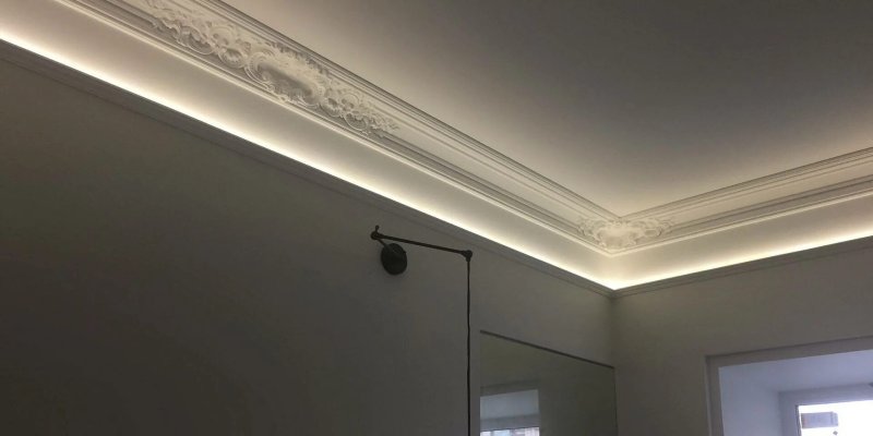 Потолочные плинтуса с подсветкой